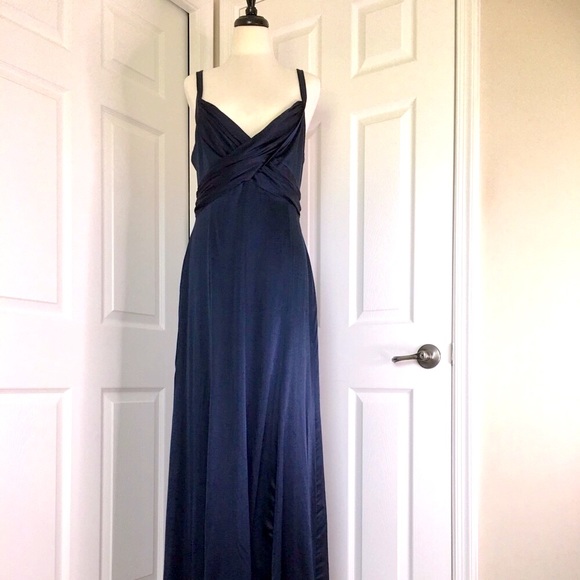Evening gown satin mermaid style with train. - Picture 2 of 9